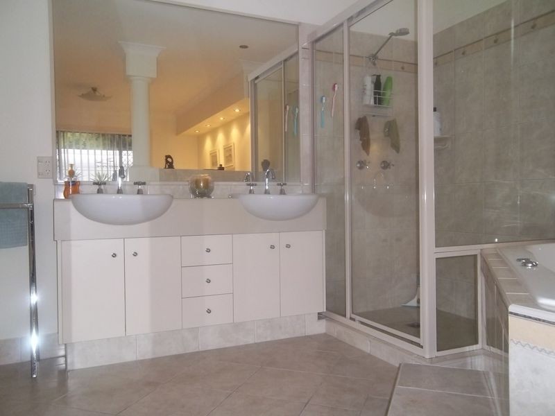 30 Sirec Way, Burleigh Heads QLD 4220