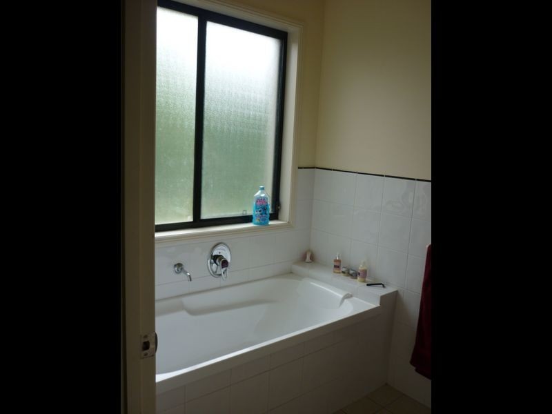 8 Jucara Avenue, Robina QLD 4226