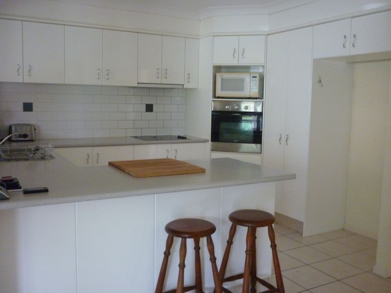 8 Jucara Avenue, Robina QLD 4226
