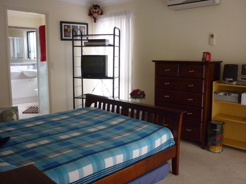 8 Jucara Avenue, Robina QLD 4226
