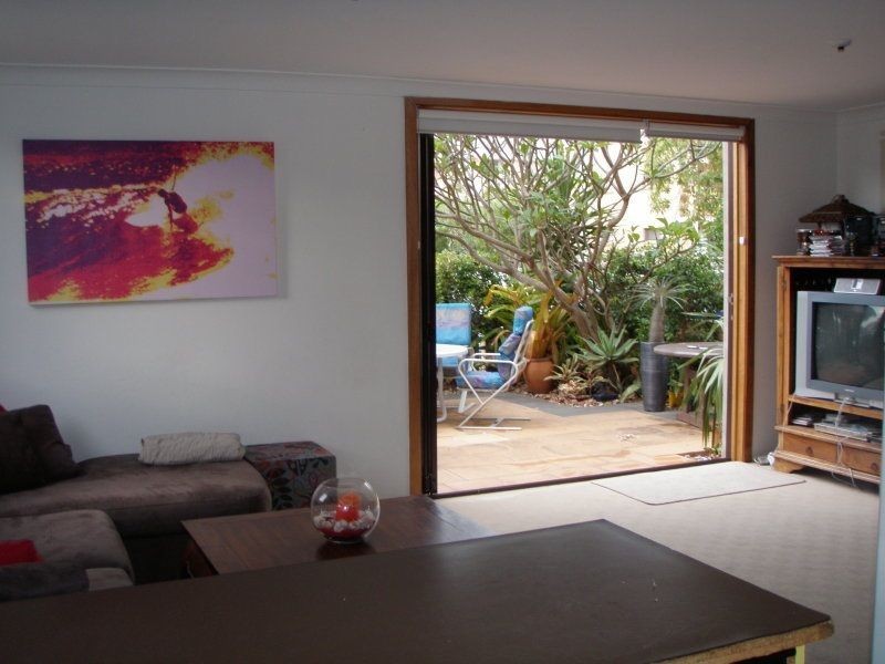 1/6 Rosewood Avenue, Broadbeach QLD 4218