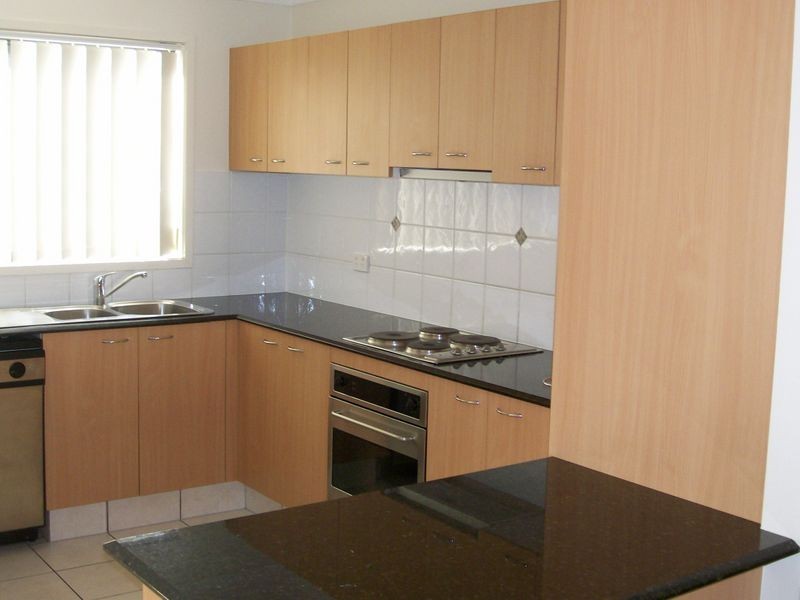 9/1 Gammon Drive (Cnr Gammon & Ger, Varsity Lakes QLD 4227