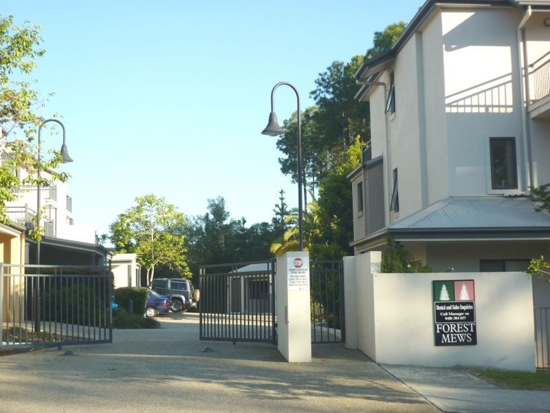 9/1 Gammon Drive (Cnr Gammon & Ger, Varsity Lakes QLD 4227