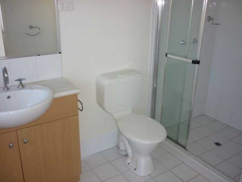 9/1 Gammon Drive (Cnr Gammon & Ger, Varsity Lakes QLD 4227