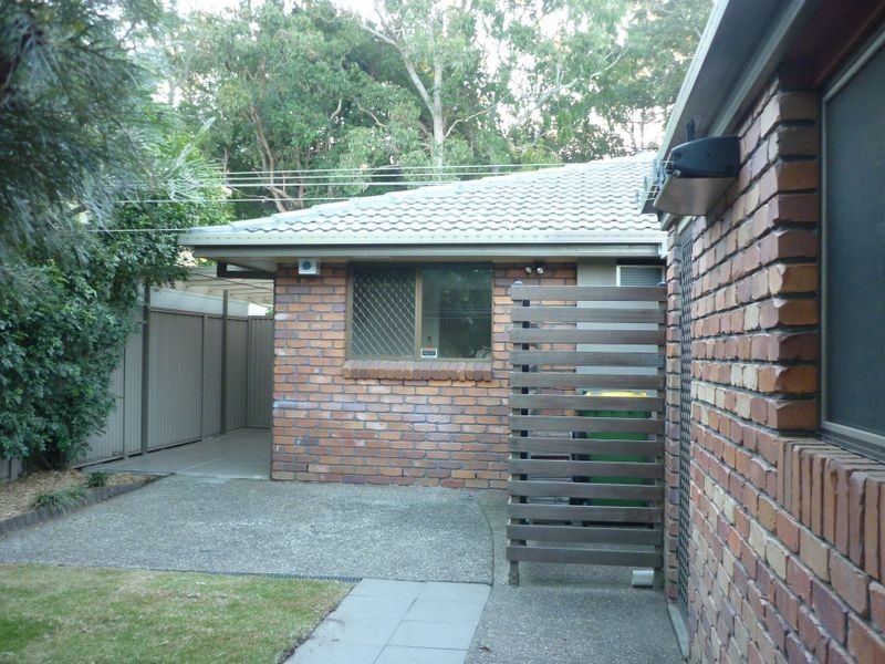 1/5 Woodgate, Paradise Point QLD 4216