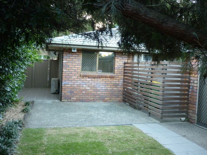 1/5 Woodgate, Paradise Point QLD 4216