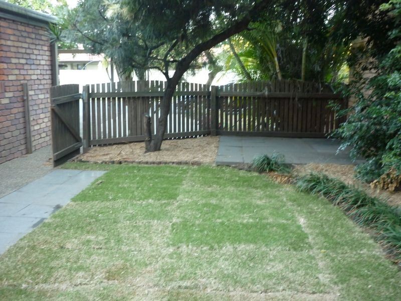 1/5 Woodgate, Paradise Point QLD 4216