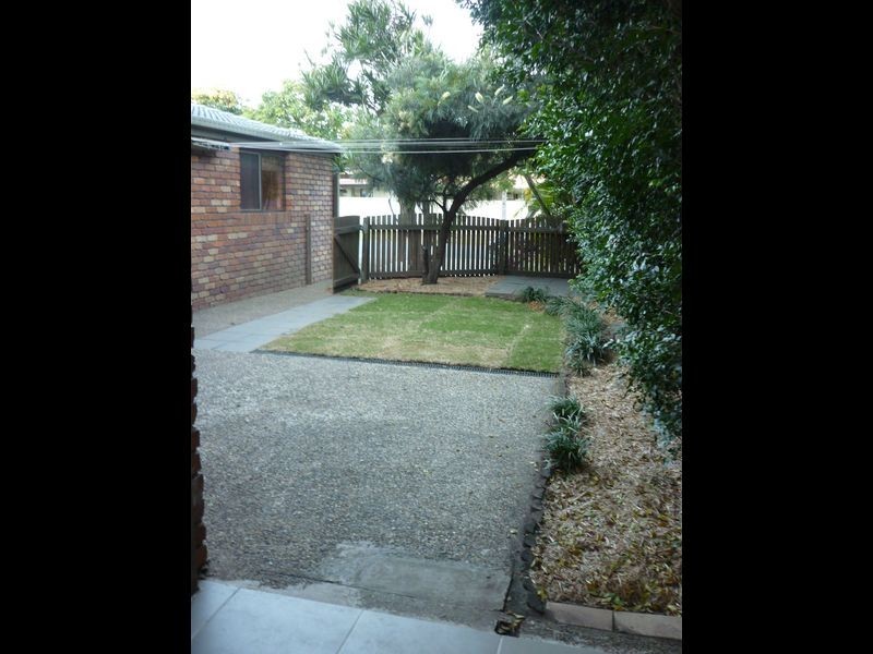 1/5 Woodgate, Paradise Point QLD 4216