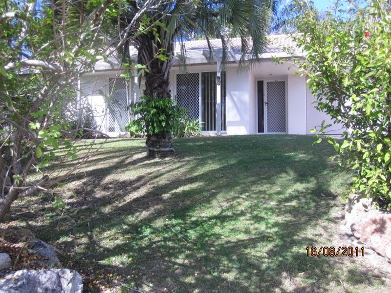6 Bellbrook Close, Robina QLD 4226