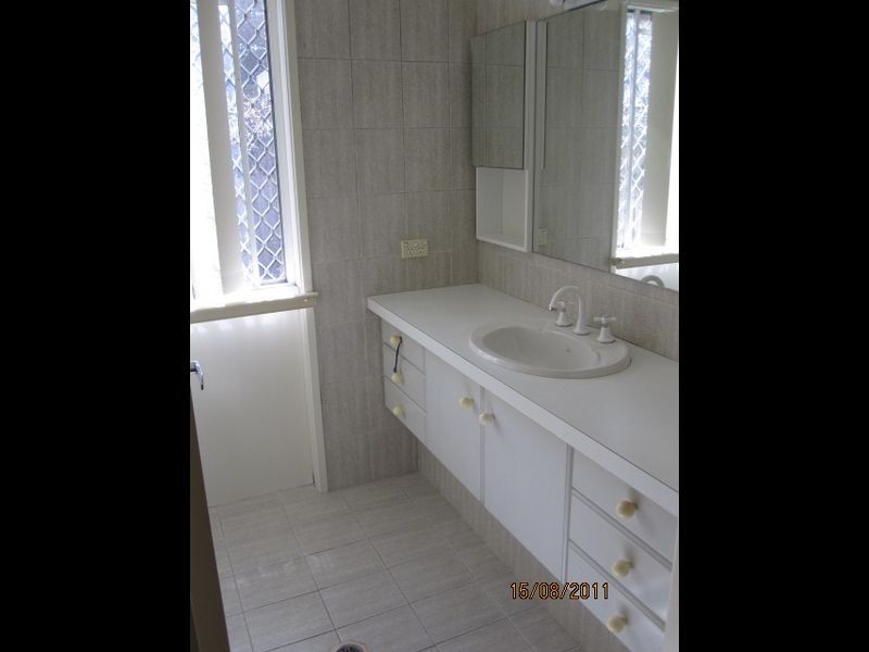 6 Bellbrook Close, Robina QLD 4226