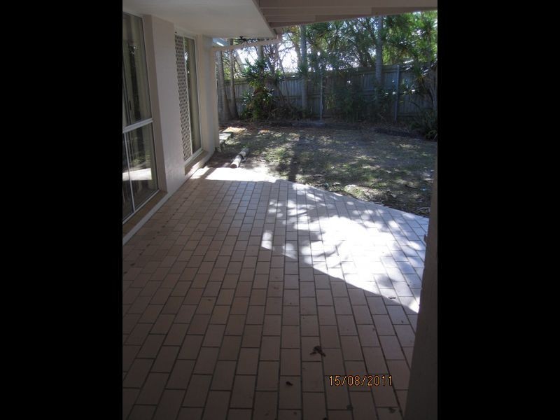 6 Bellbrook Close, Robina QLD 4226