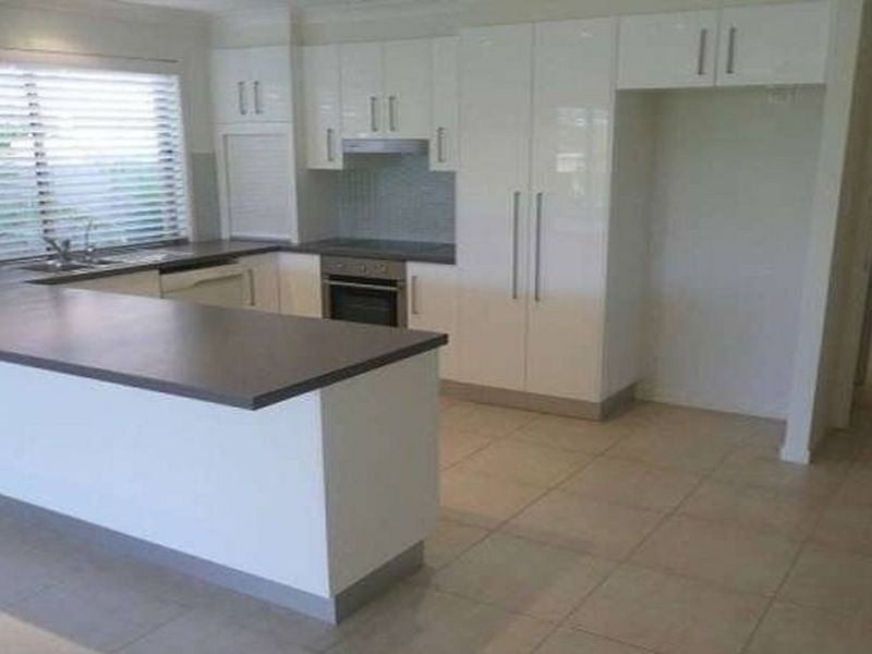 77 Cheltenham Drive, Robina QLD 4226