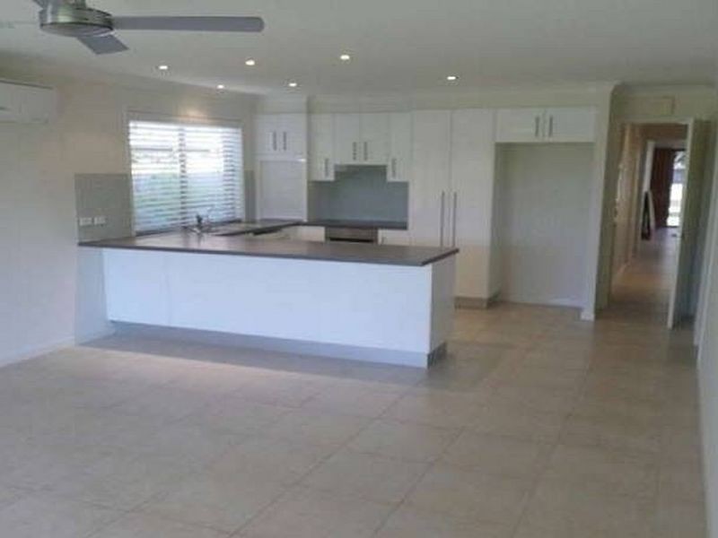 77 Cheltenham Drive, Robina QLD 4226