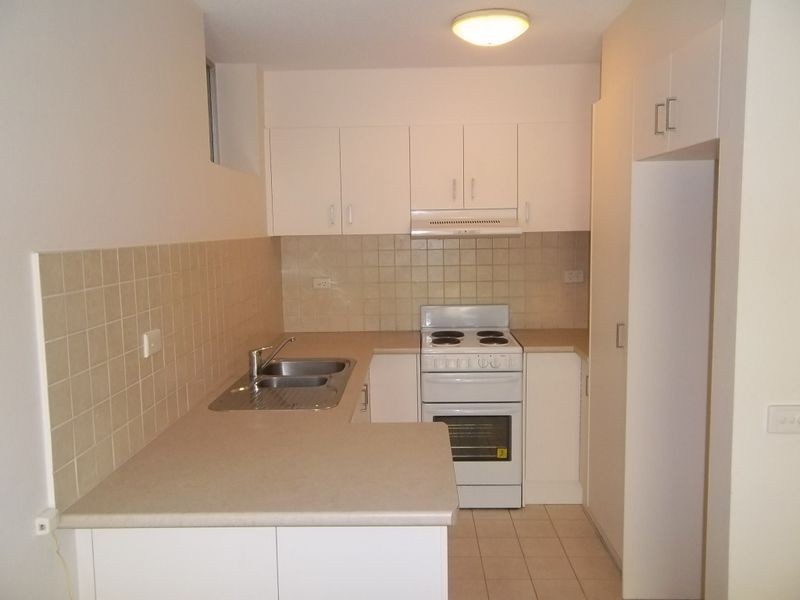 2/280 Hedges Avenue, Mermaid Beach QLD 4218