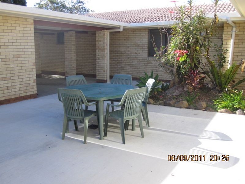 11 Oakwood, Palm Beach QLD 4221