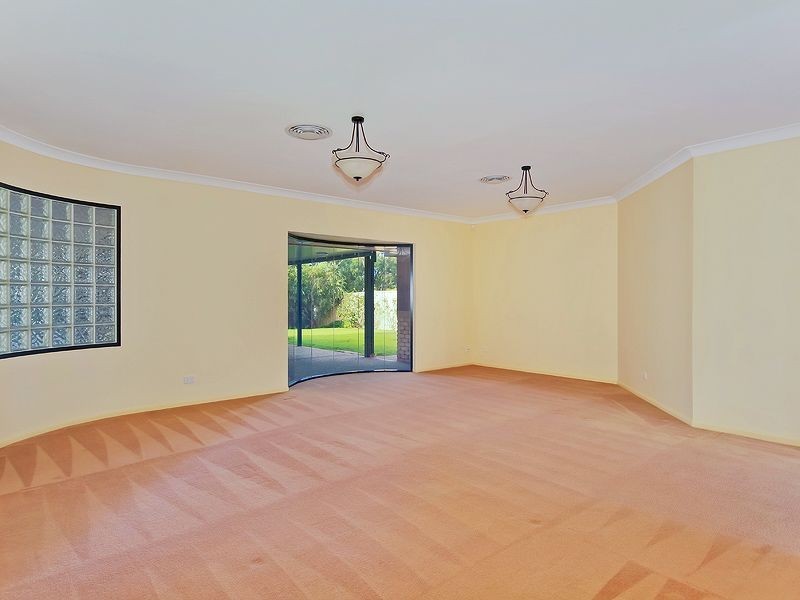 33 Straite Drive, Robina QLD 4226