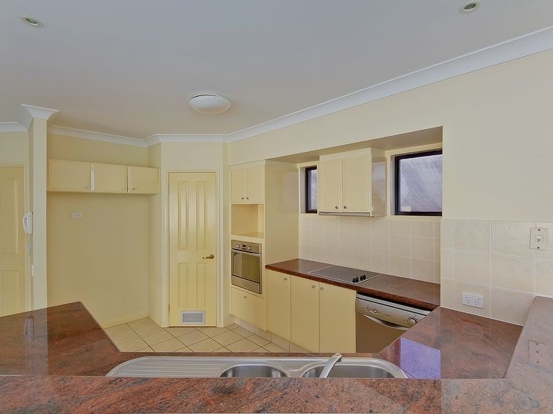 33 Straite Drive, Robina QLD 4226