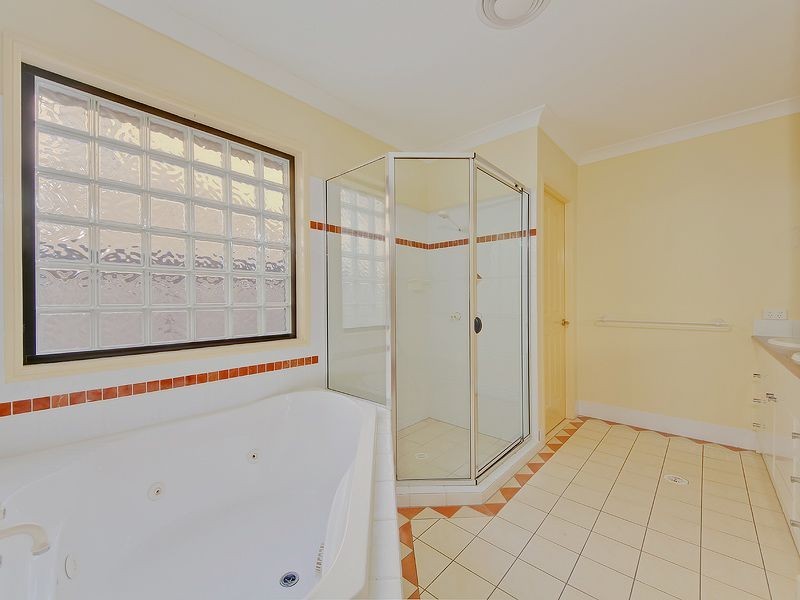 33 Straite Drive, Robina QLD 4226