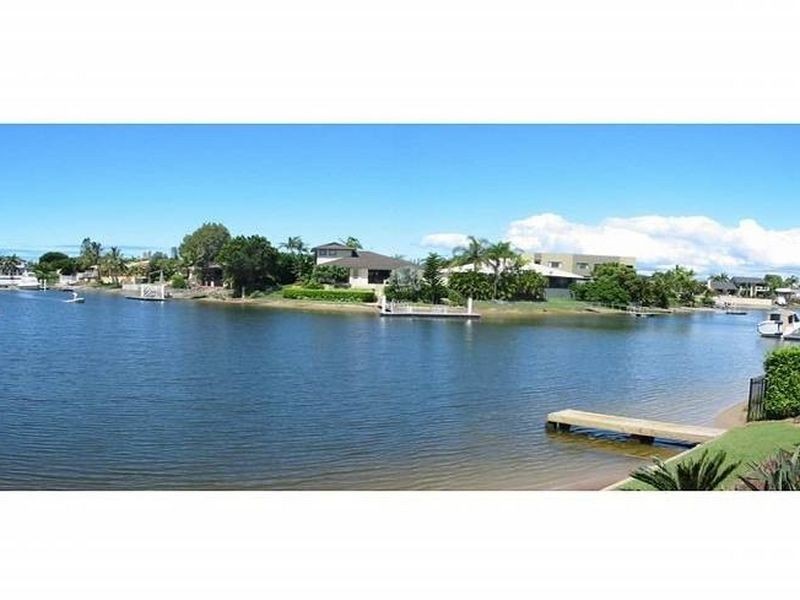 165 Campbell Street, Sorrento QLD 4217