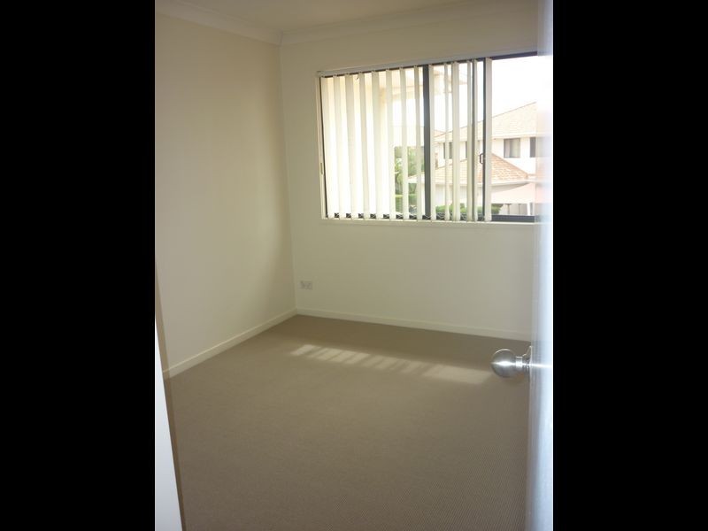 Varsity Lakes QLD 4227