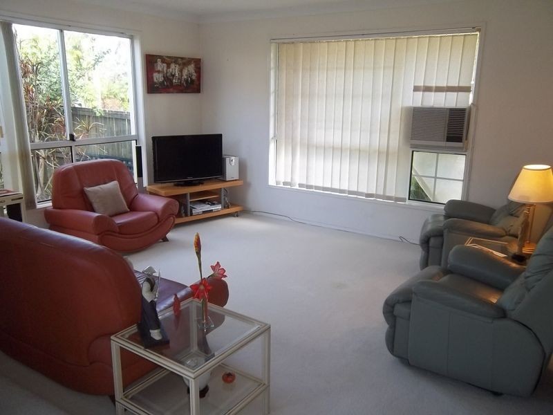 33 Banff Court, Robina QLD 4226