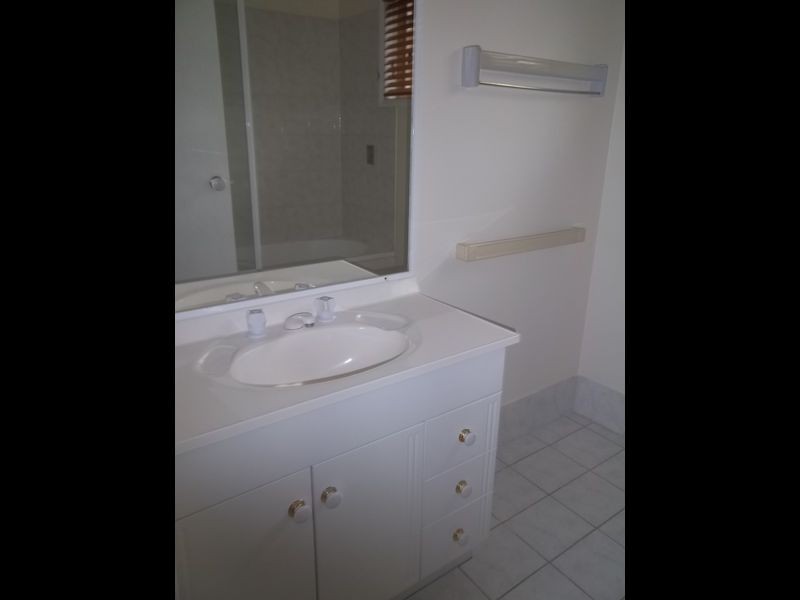 2/5 Macbeth Court, Merrimac QLD 4226