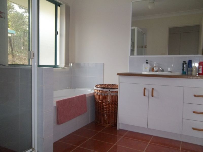 1 Wiltshire Drive, Mudgeeraba QLD 4213