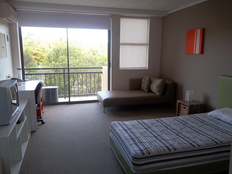 218/25 Lake Orr Drive, Robina QLD 4226