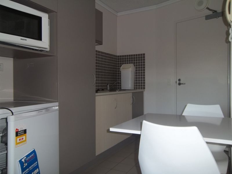 220/25 Lake Orr Drive, Robina QLD 4226