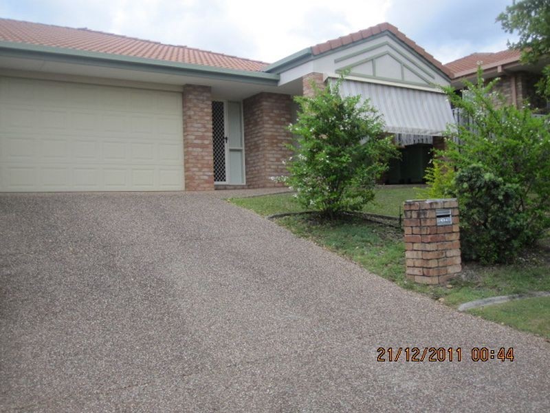 2/2 Acorn Lane, Robina QLD 4226