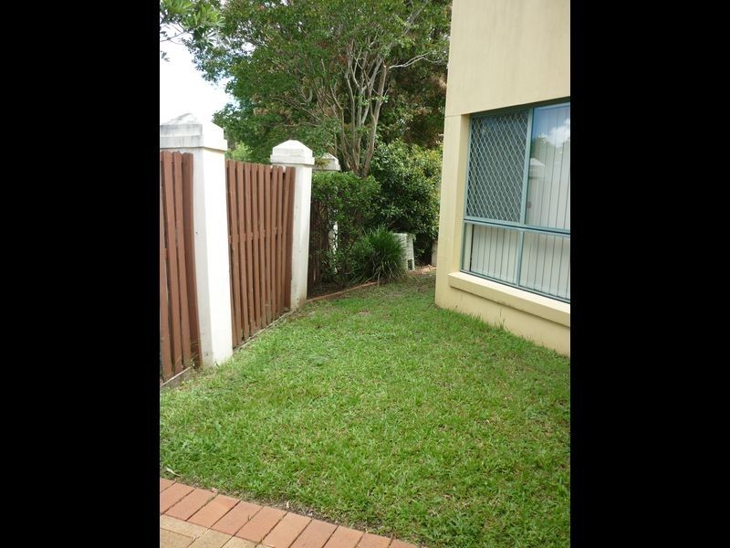 18 Highgate Lane, Robina QLD 4226