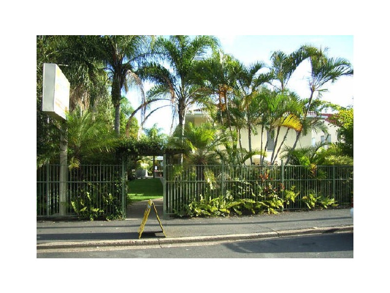 405 Esplanade, Torquay QLD 4655