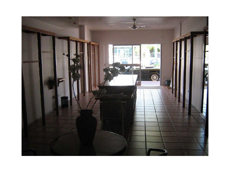 2/6 Thomas St, Noosaville QLD 4566