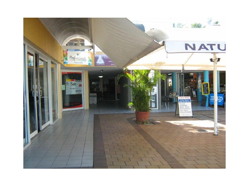 2/10 Thomas St, Noosaville QLD 4566