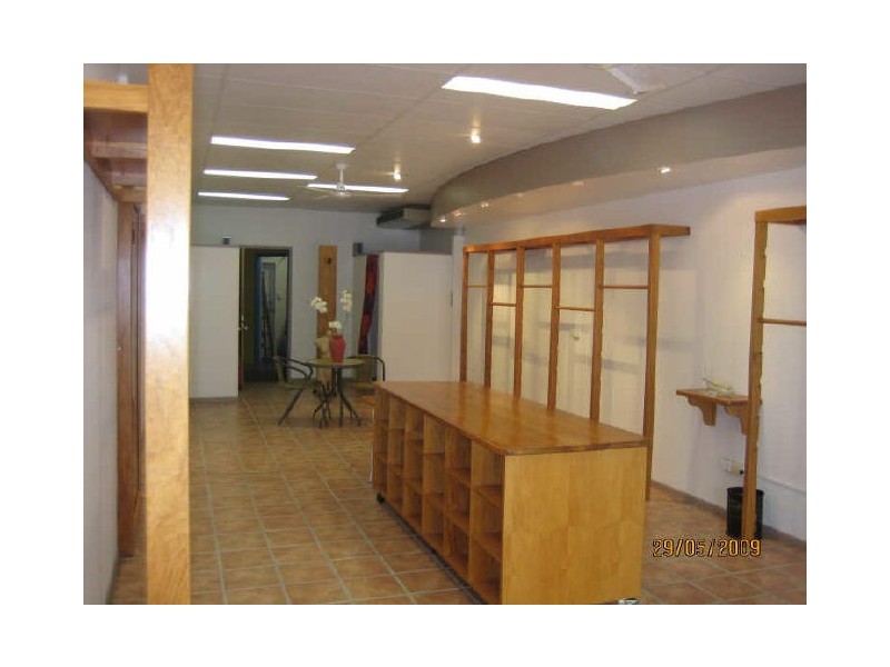 2/6 Thomas St, Noosaville QLD 4566