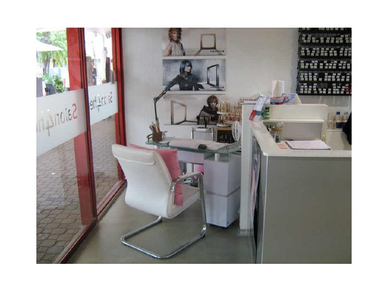 Salon 4 Her/Shop 5 Arcadia Walk, Noosa Heads QLD 4567
