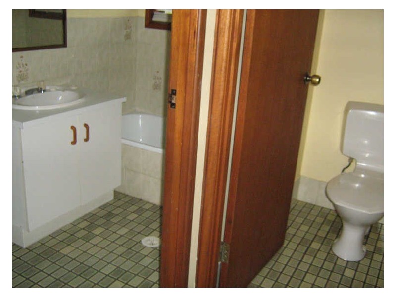 83 Eumundi Rd, Noosaville QLD 4566