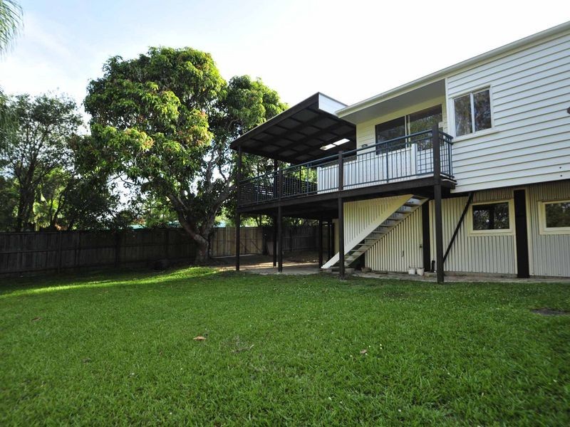 30 cnr Eumundi Rd/Headland Drive, Noosaville QLD 4566