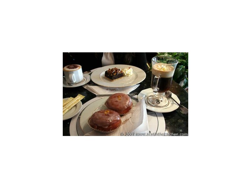 Peters Cafe 1/3 Emerald Street, Noosa Heads QLD 4567