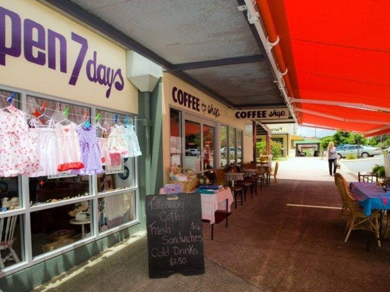18 Memorial Avenue, Pomona QLD 4568