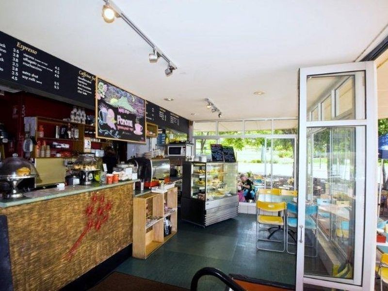 18 Memorial Avenue, Pomona QLD 4568