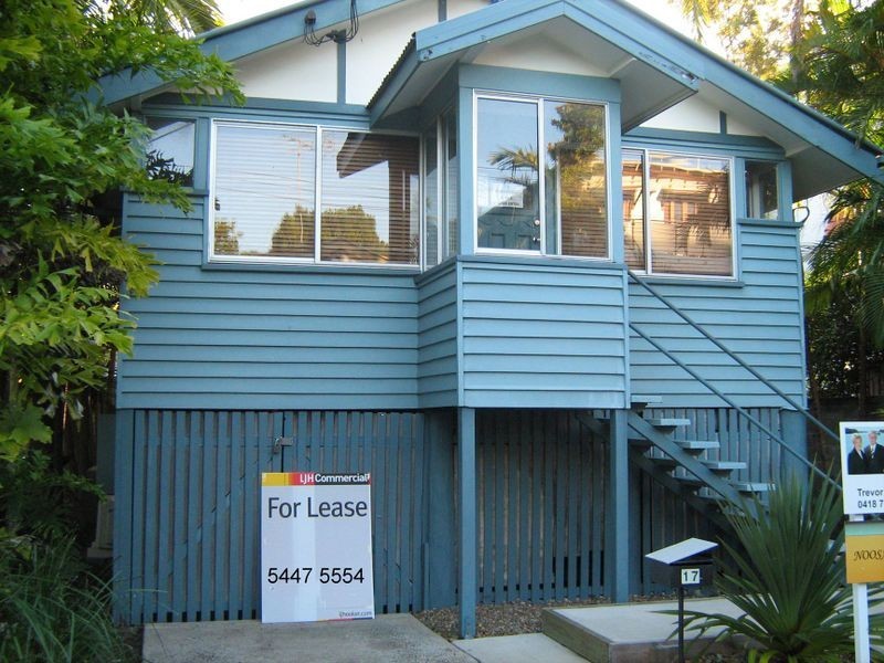 17 Edward Street, Noosaville QLD 4566