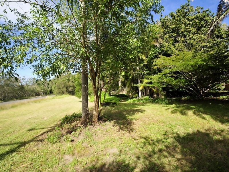 135 Lake Weyba Drive, Noosaville QLD 4566