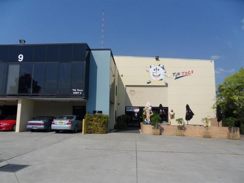 2/9 Enterprise Circuit, Prestons NSW 2170