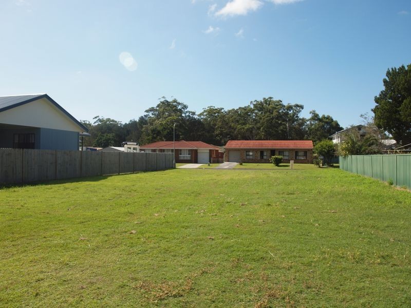 12 Melville Street, Iluka NSW 2466