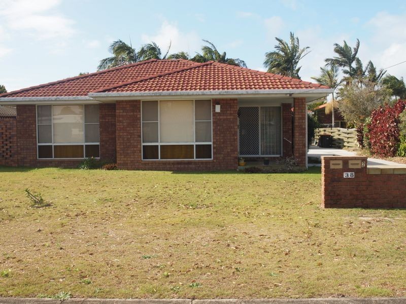 1/38 Ballanda Crescent, Iluka NSW 2466