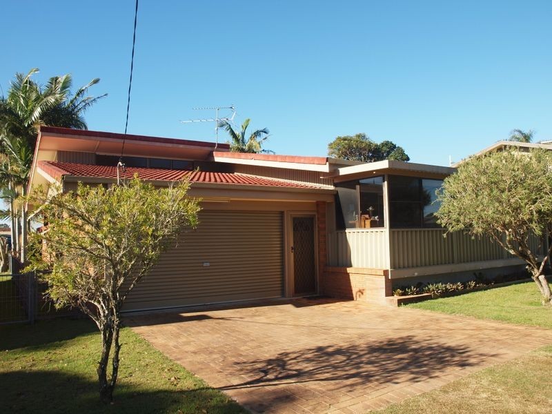 19 Angourie Street, Iluka NSW 2466
