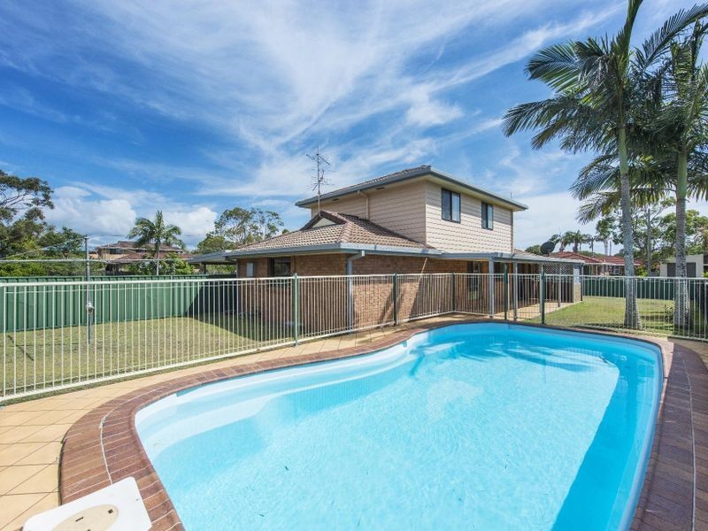 25 Ballanda Crescent, Iluka NSW 2466