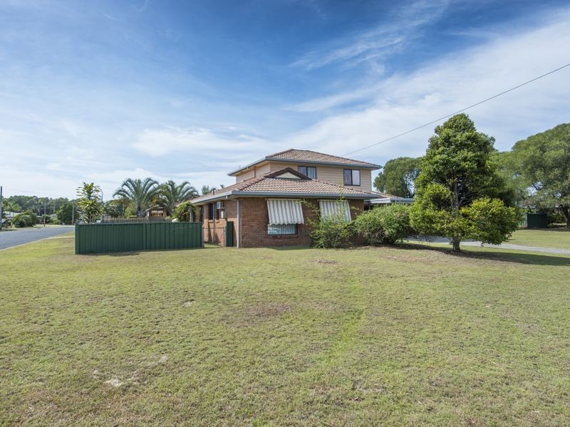 25 Ballanda Crescent, Iluka NSW 2466