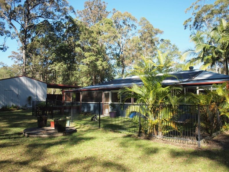 33 Emu Drive, Woombah NSW 2469